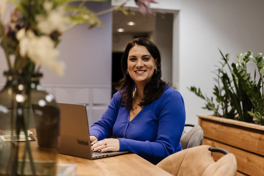 Bedrijfsfotografie voor de nieuwe website van Wijnen Vastgoed in het centrum van Someren, met professionele portretten en sfeerbeelden.