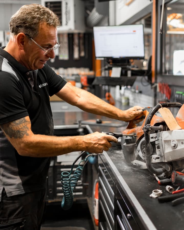 Bedrijfsfoto-Van-Den-Berk-Tuinmachines-4