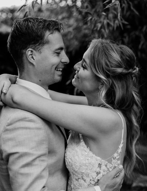 bruiloft-l-s-evelienthijssen-preview Trouwfotograaf Evelien Thijssen met bruidspaar bij trouwlocatie BY Loes in Deurne